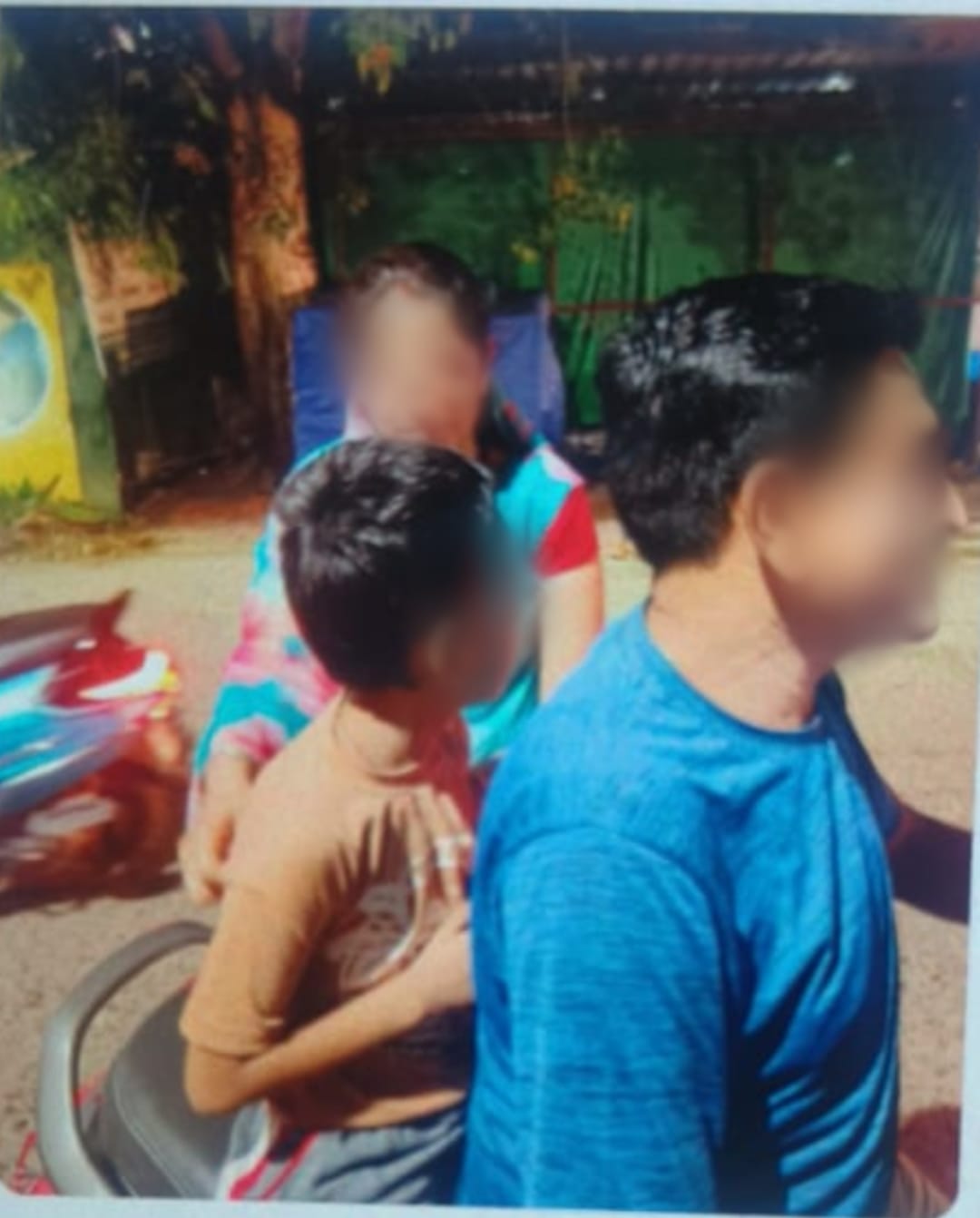 इंदौर के थाना एरोड्रम  क्षेत्र में खेलते खेलते घर की राह भटका 5 वर्षीय बालक, डायल-112 जवानों ने परिजन से मिलाया।